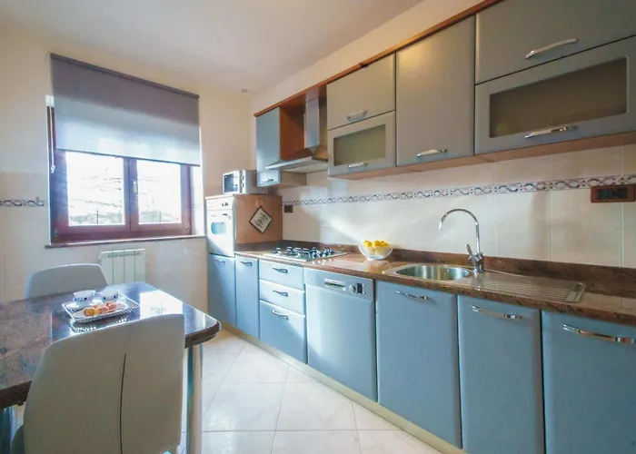 Ritosa, A Beautiful Pool Surrounded By Greenery Vakantiehuis *