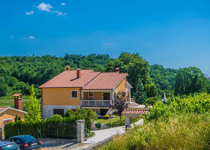 Ritosa, A Beautiful Pool Surrounded By Greenery *